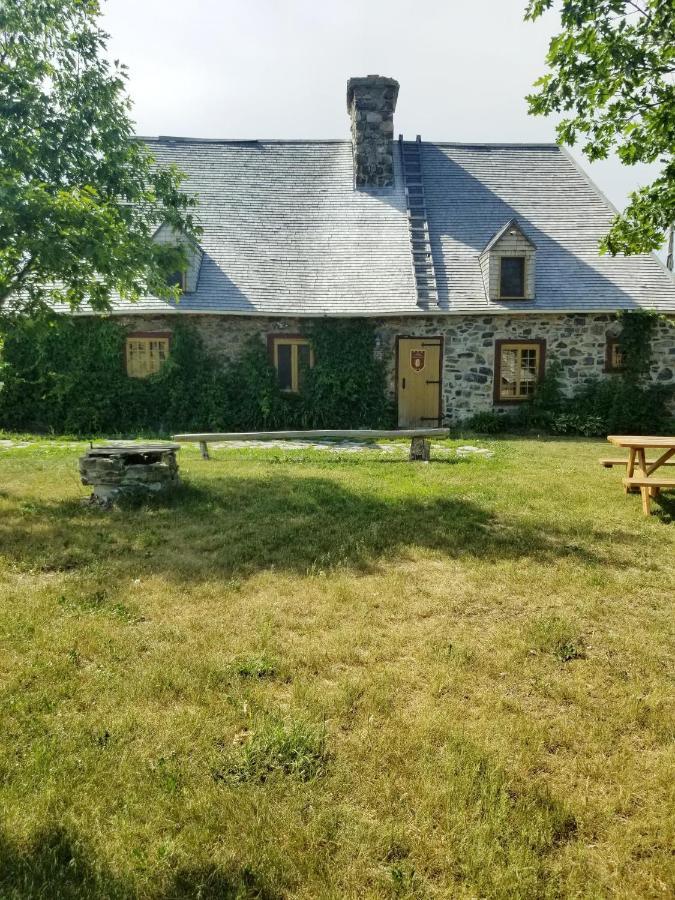 Auberge Le P'Tit Bonheur Saint-Laurent-de-l'ile d'Orleans المظهر الخارجي الصورة