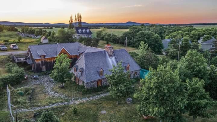 Auberge Le P'Tit Bonheur Saint-Laurent-de-l'ile d'Orleans المظهر الخارجي الصورة