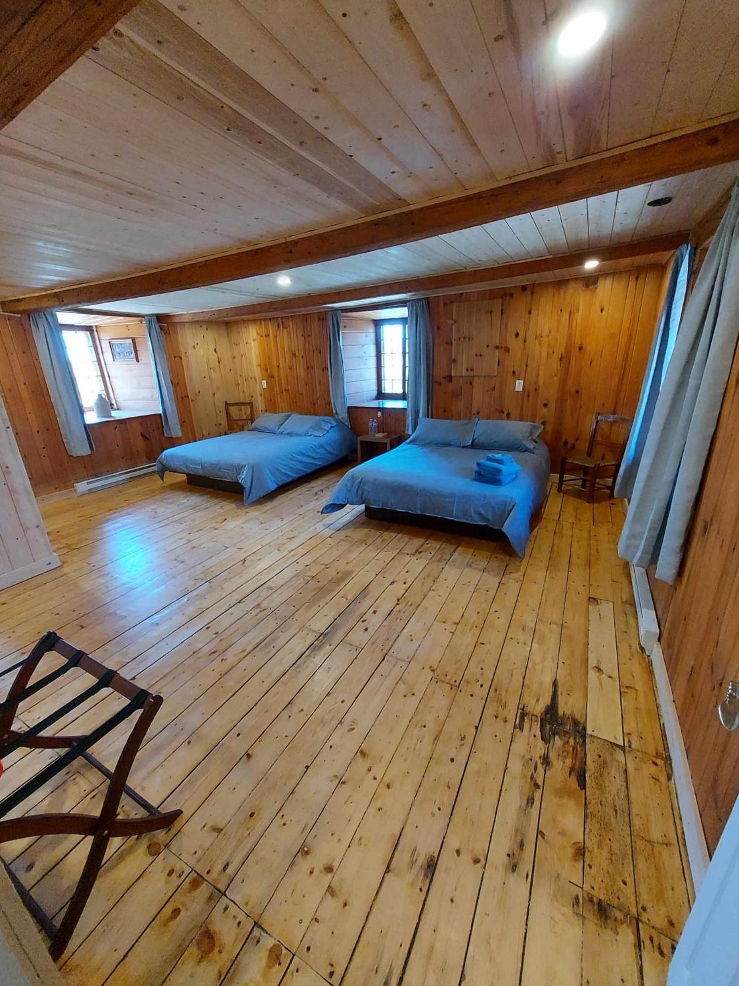 Auberge Le P'Tit Bonheur Saint-Laurent-de-l'ile d'Orleans المظهر الخارجي الصورة