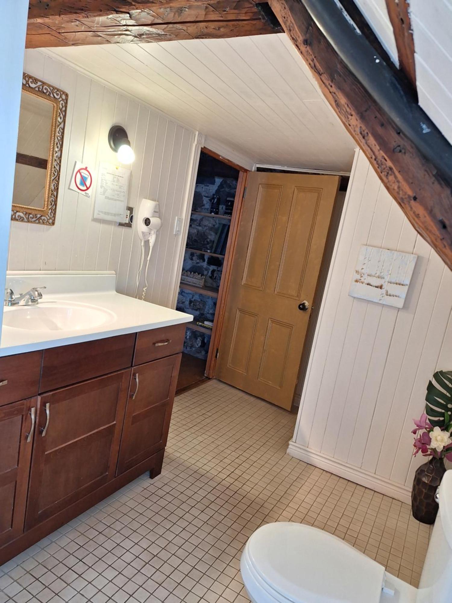 Auberge Le P'Tit Bonheur Saint-Laurent-de-l'ile d'Orleans المظهر الخارجي الصورة