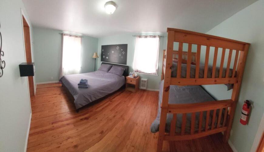 Auberge Le P'Tit Bonheur Saint-Laurent-de-l'ile d'Orleans المظهر الخارجي الصورة